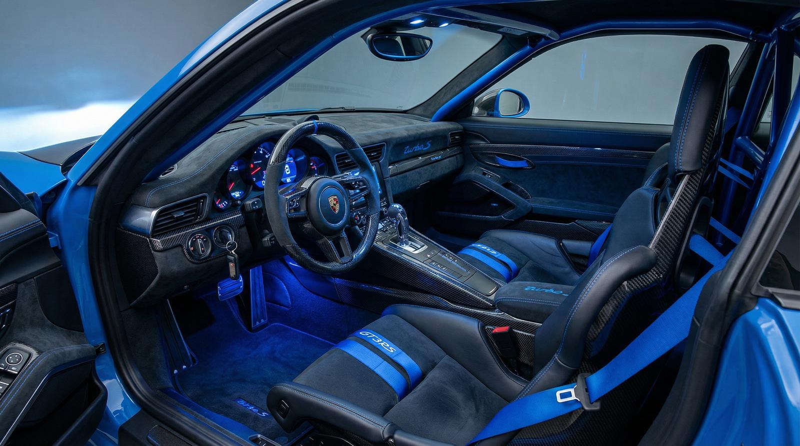 偷拍 - 保时捷911内饰改装视频教程详解